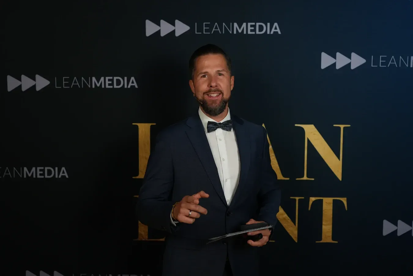 Moderator Stefan Kramberg bei der Lean Event Gala Night – Video ansehen